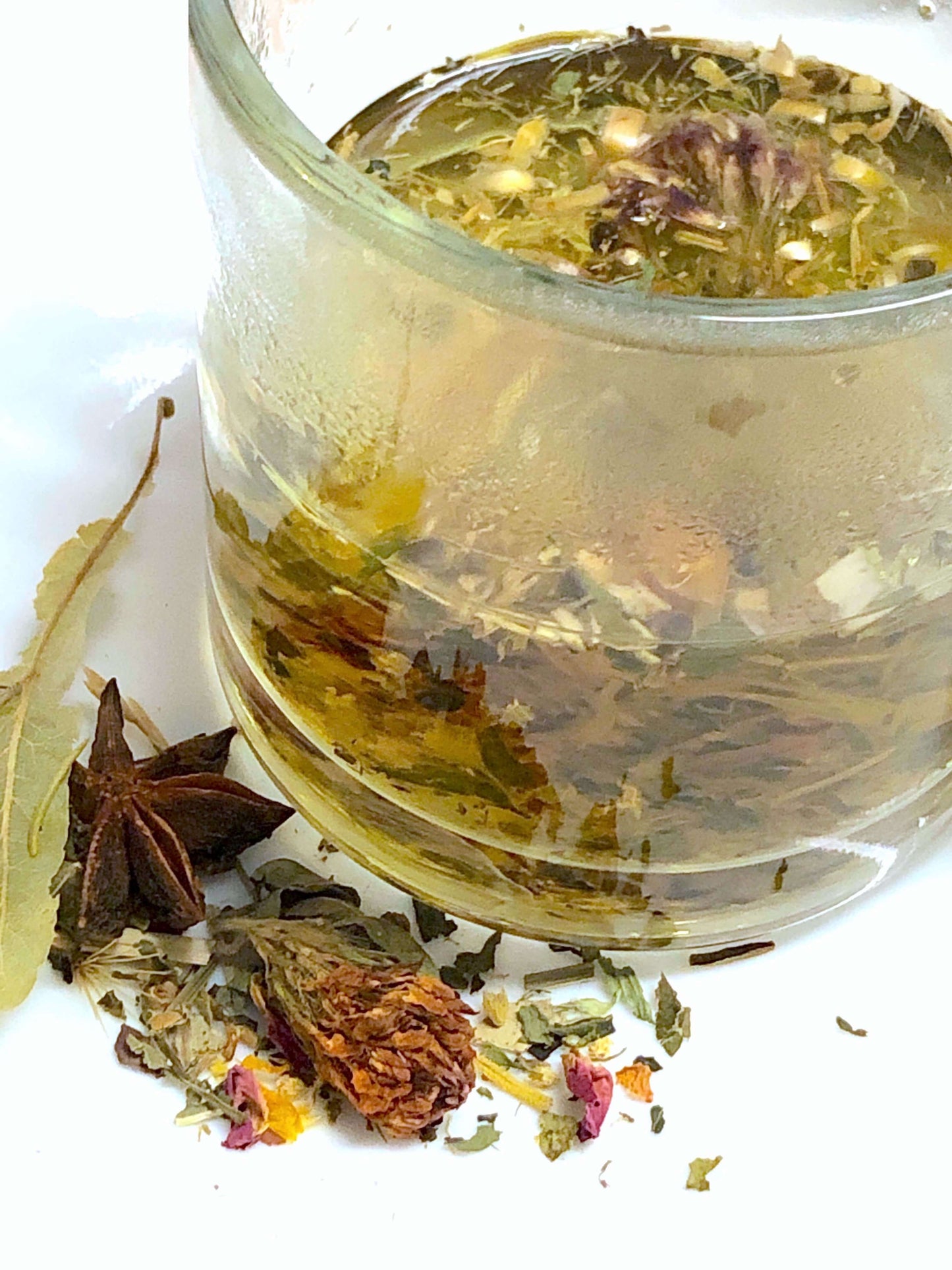 Herb tea for parrots