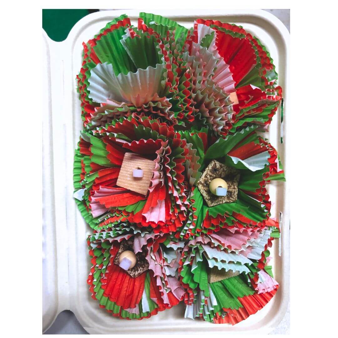 Foraging shredder bird toy