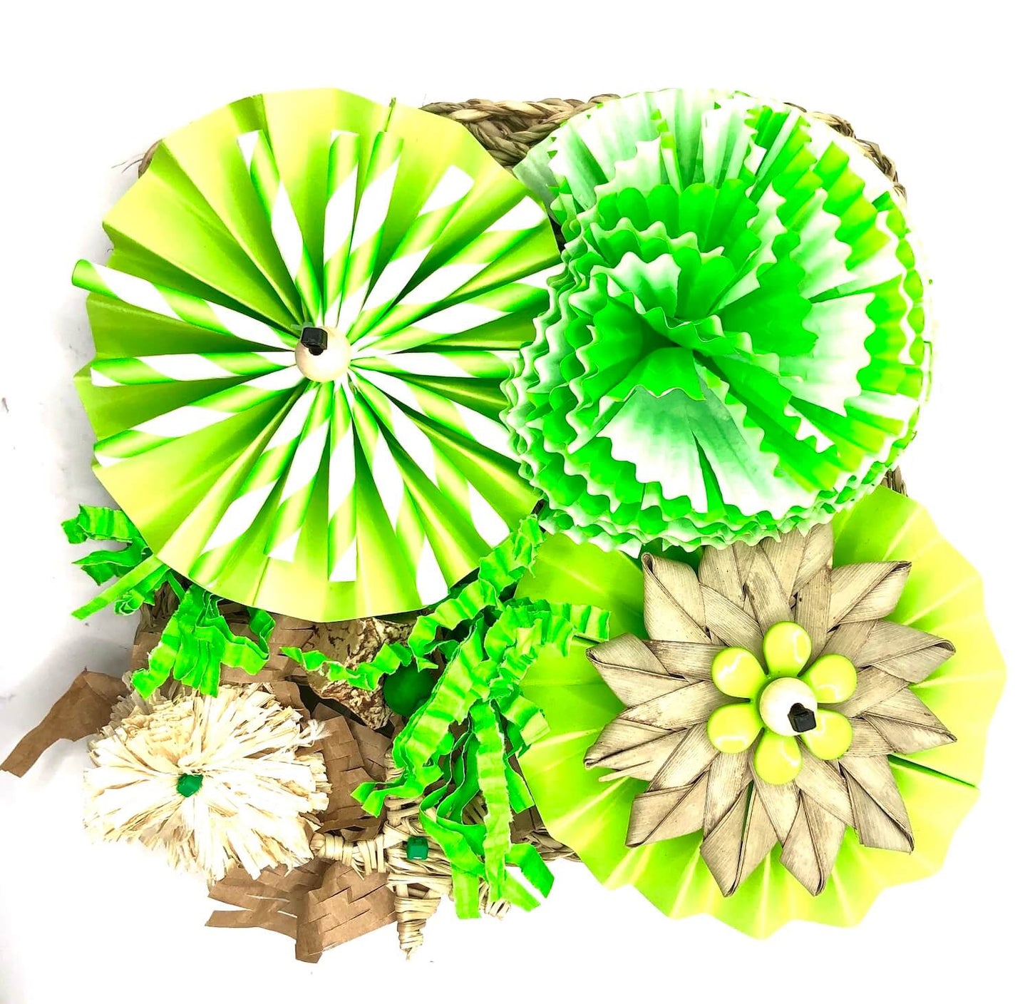 Green small seagrass mat foraging bird toy for parrots